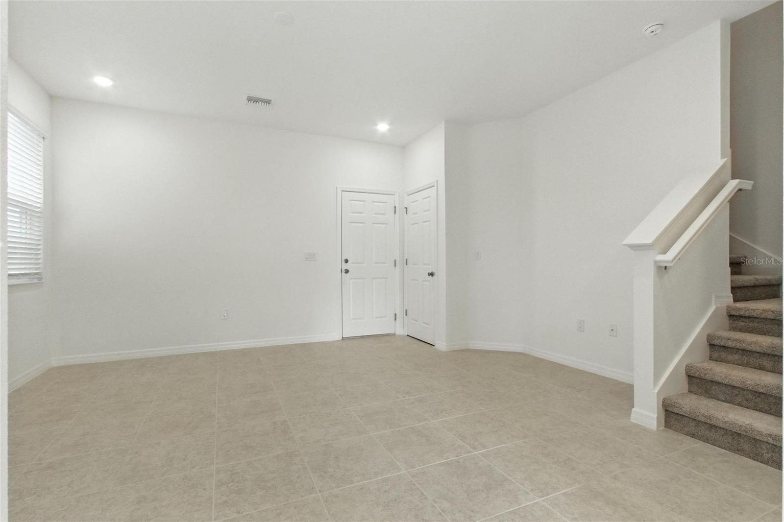 1255 STOCKWELL AVE