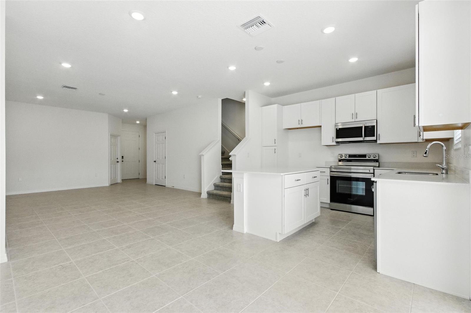 1263 STOCKWELL AVE