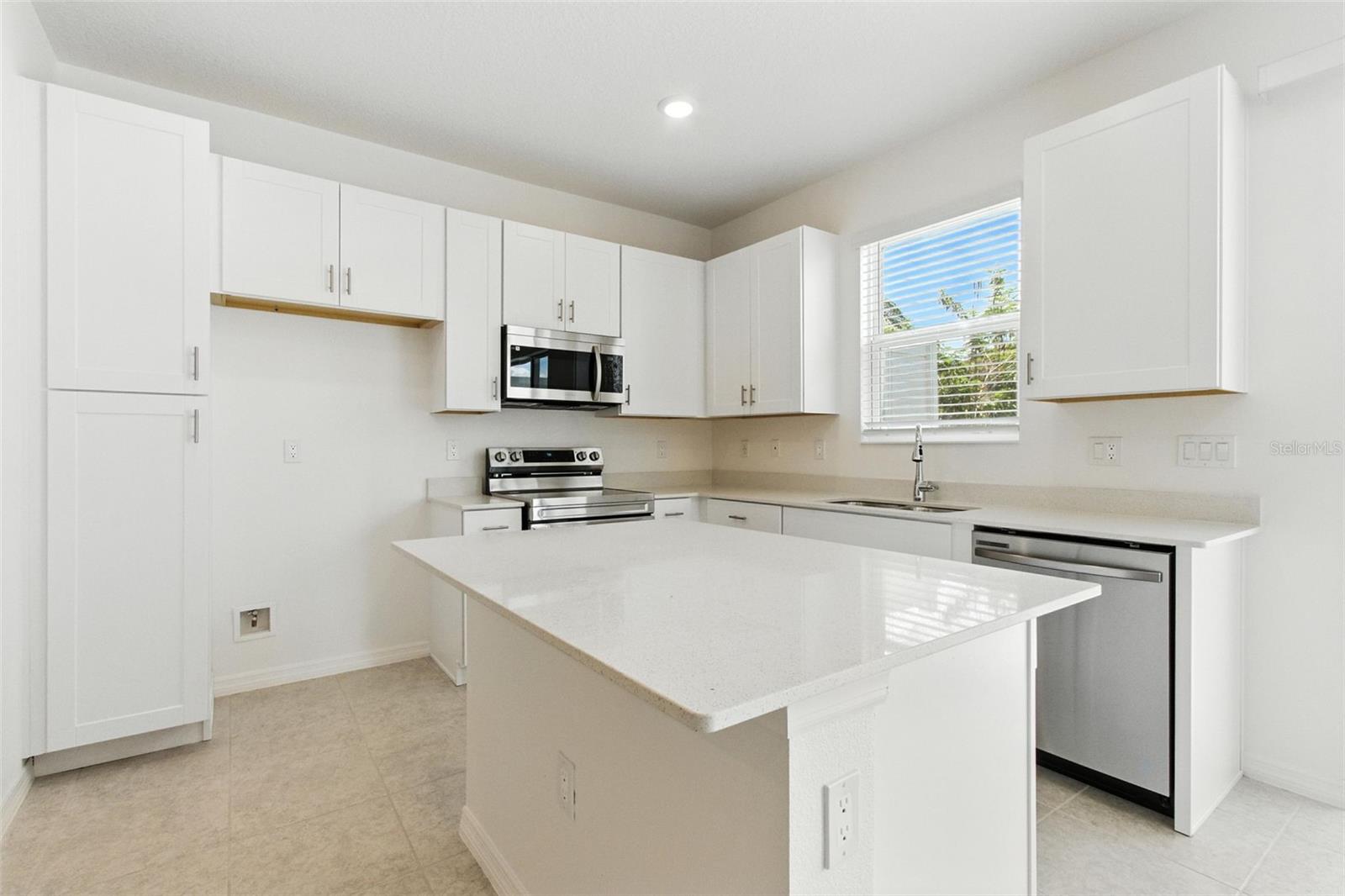 1263 STOCKWELL AVE