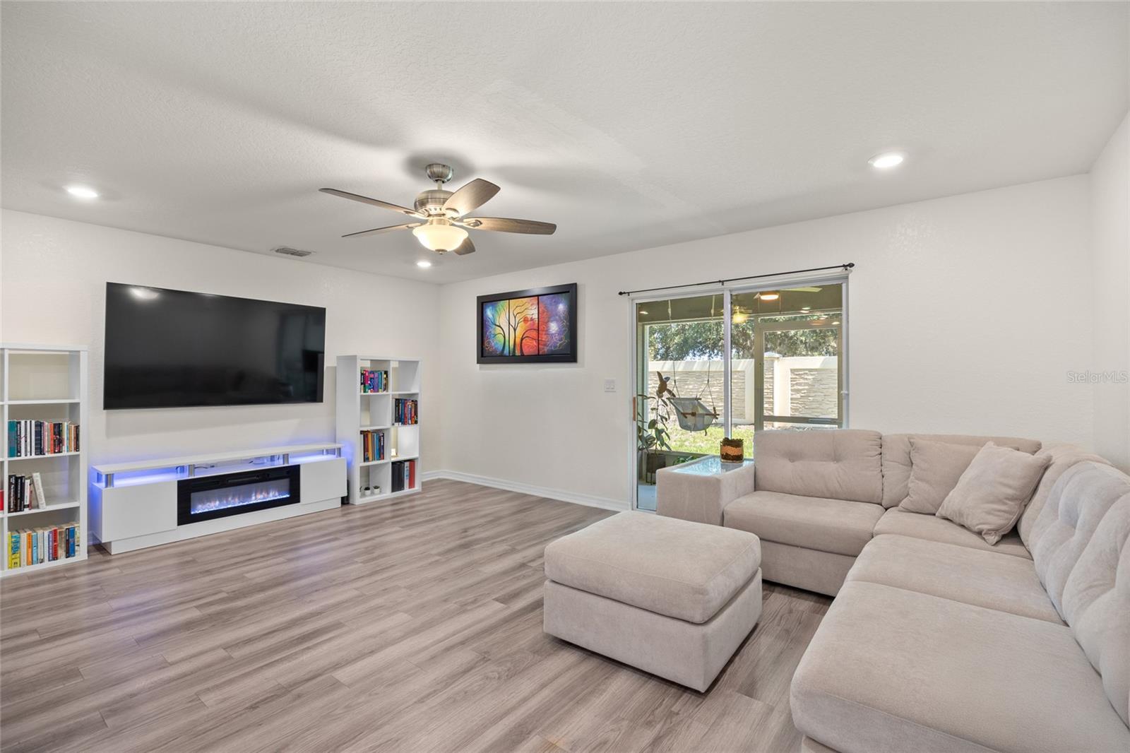 3084 FIELDWOOD CIR