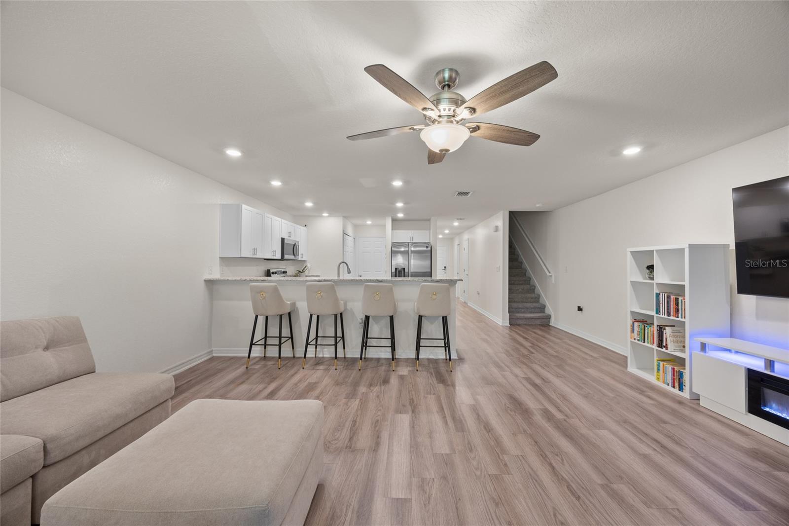 3084 FIELDWOOD CIR