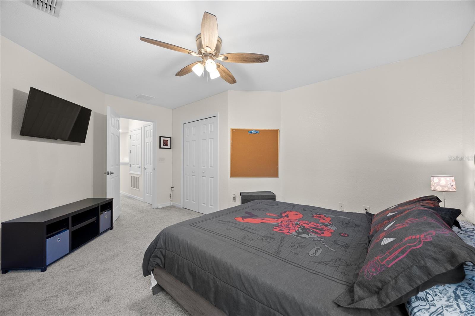 3084 FIELDWOOD CIR