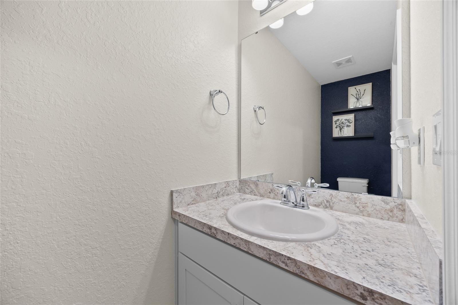 3084 FIELDWOOD CIR