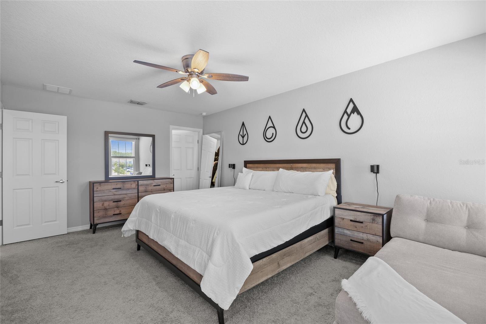 3084 FIELDWOOD CIR