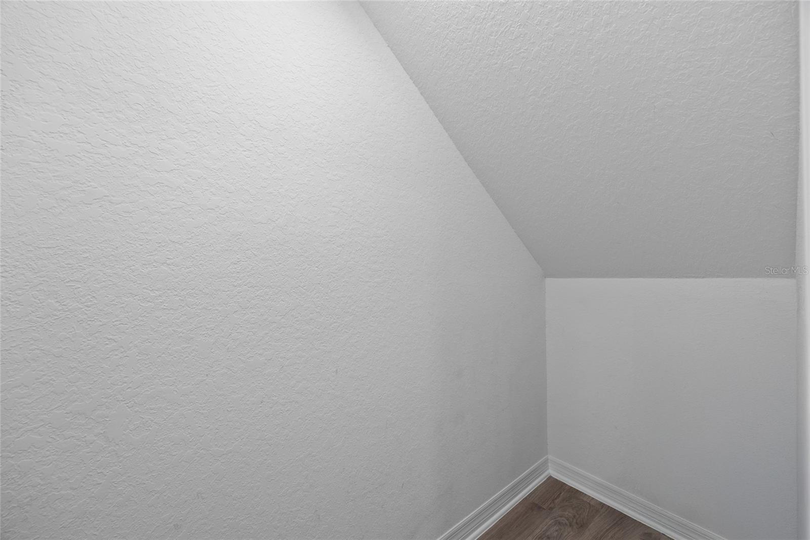 3084 FIELDWOOD CIR