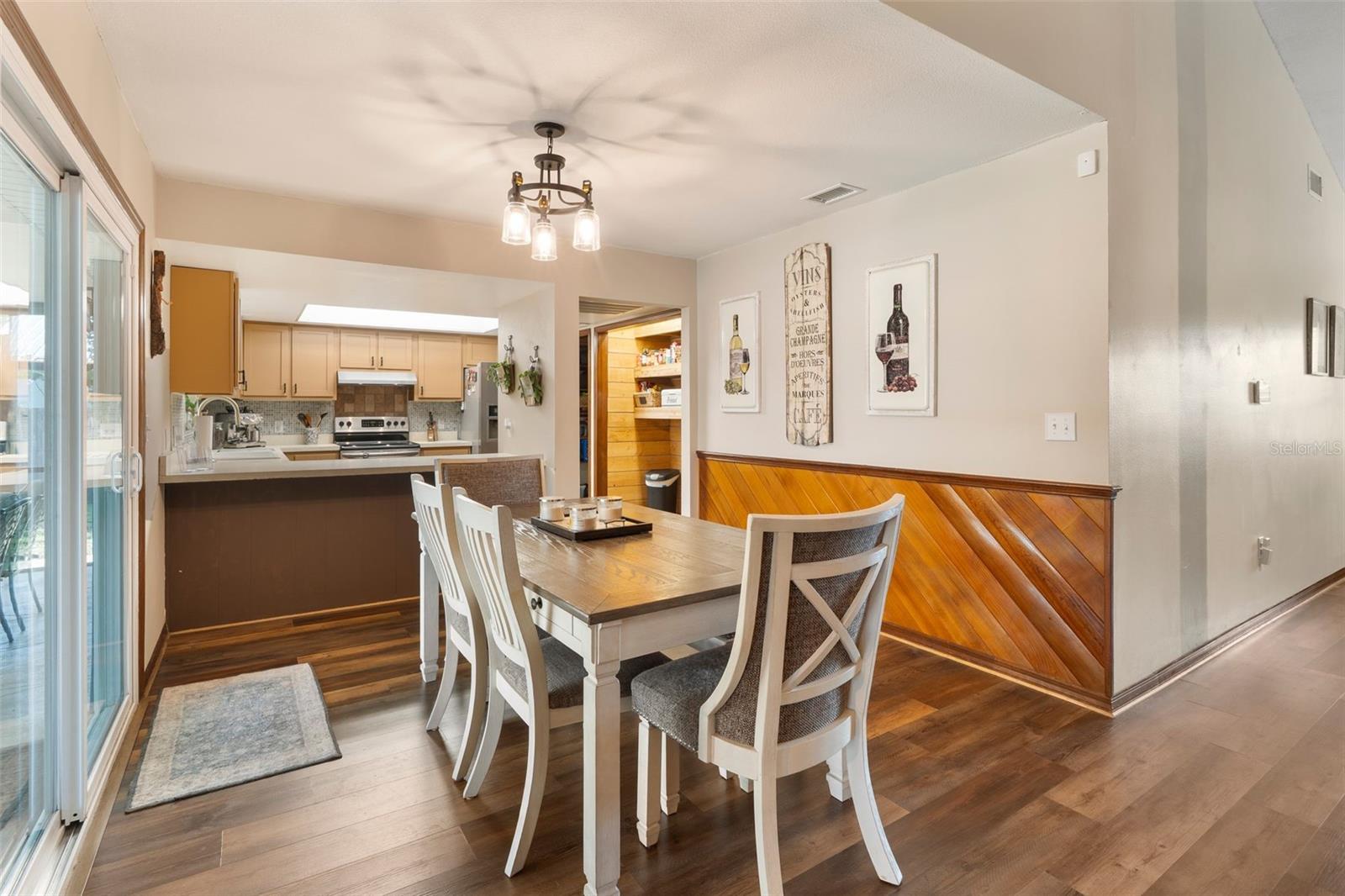 5111 FERNBROOK LN