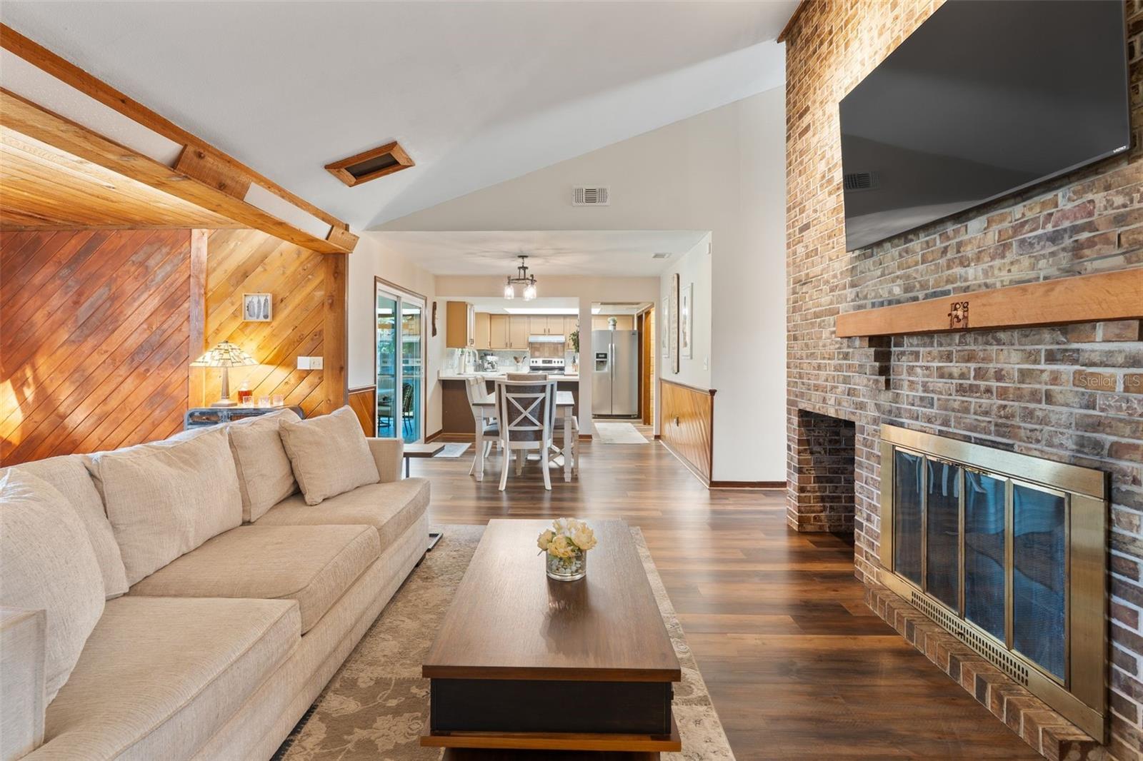 5111 FERNBROOK LN