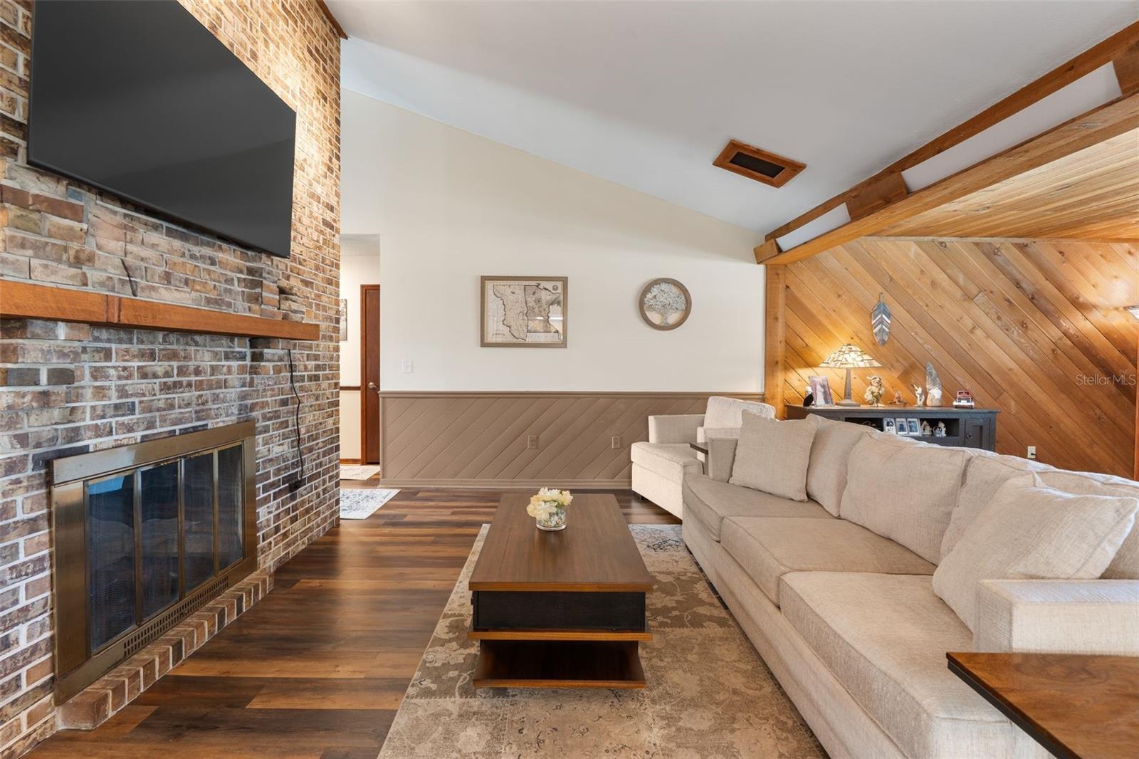 5111 FERNBROOK LN