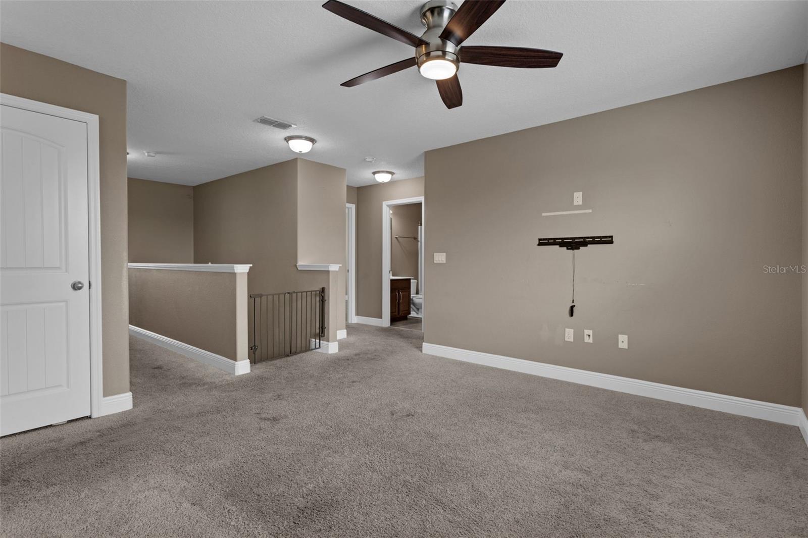 628 NEPTUNE DR