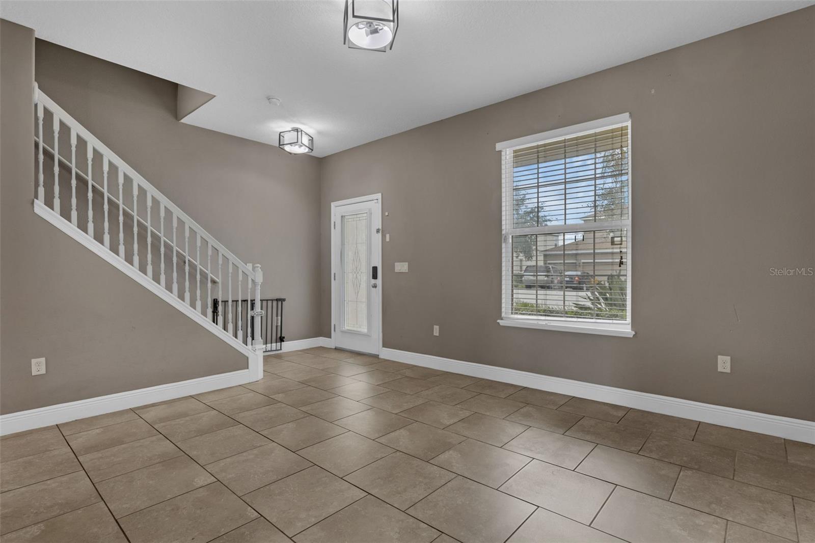 628 NEPTUNE DR