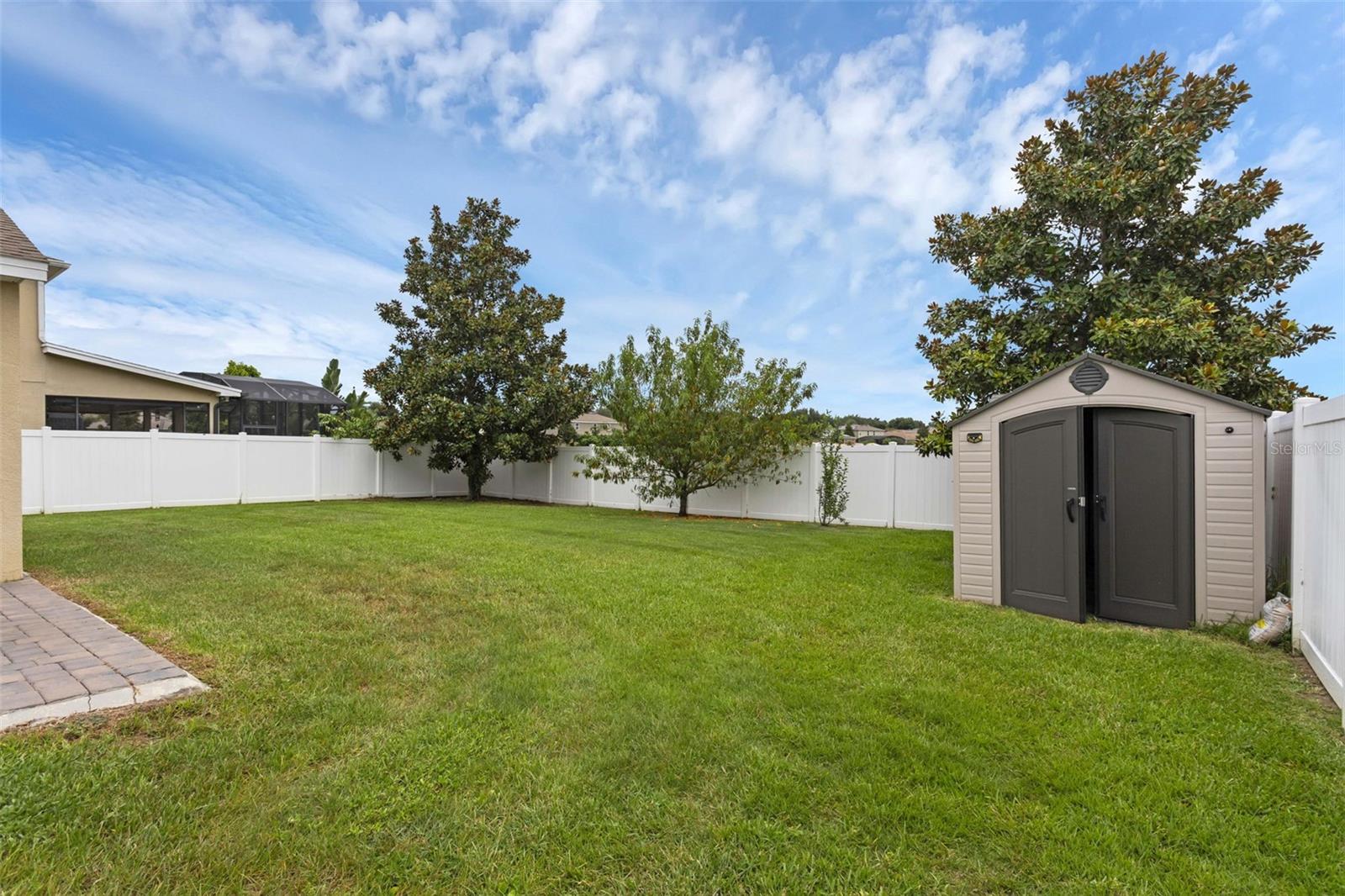 628 NEPTUNE DR