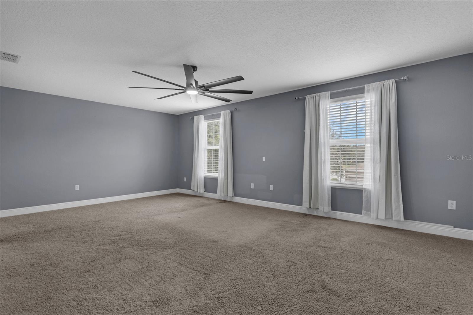 628 NEPTUNE DR