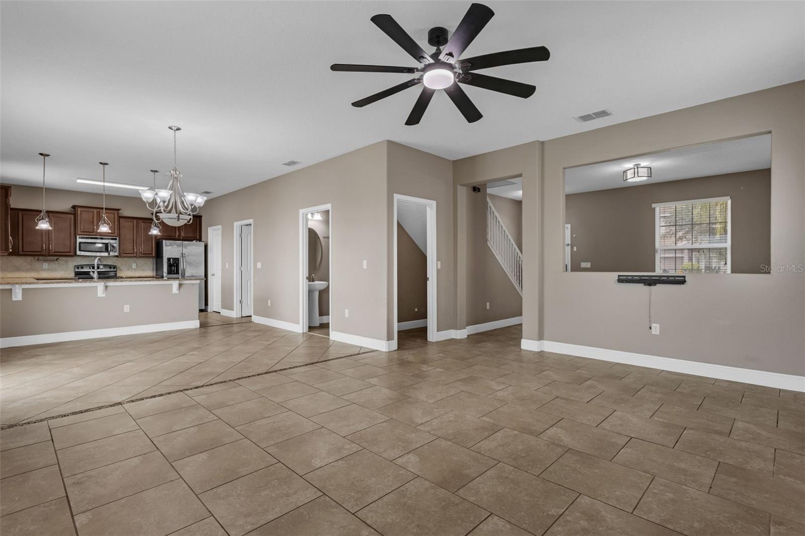 628 NEPTUNE DR