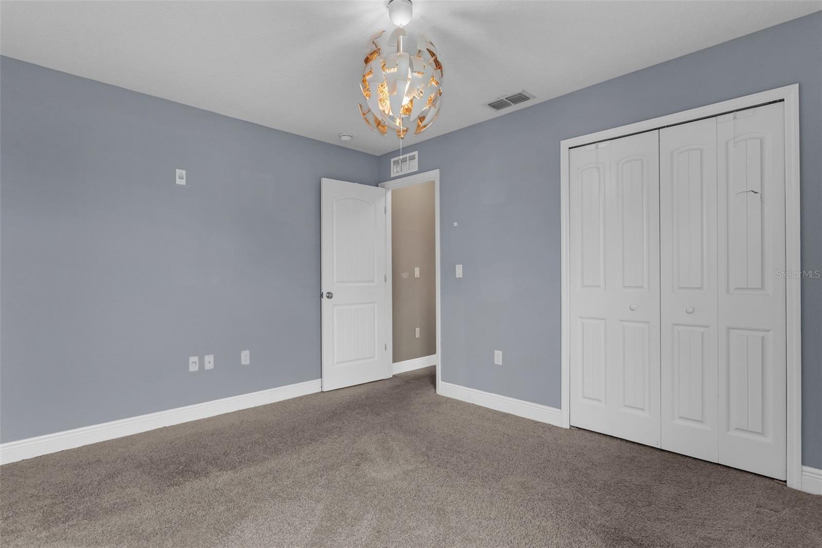628 NEPTUNE DR