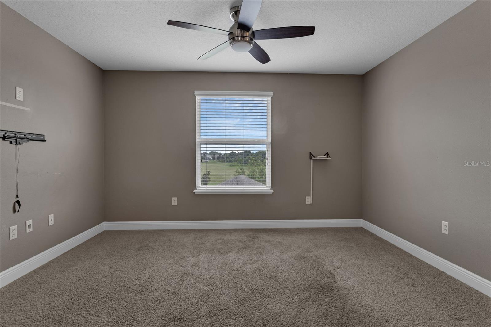 628 NEPTUNE DR