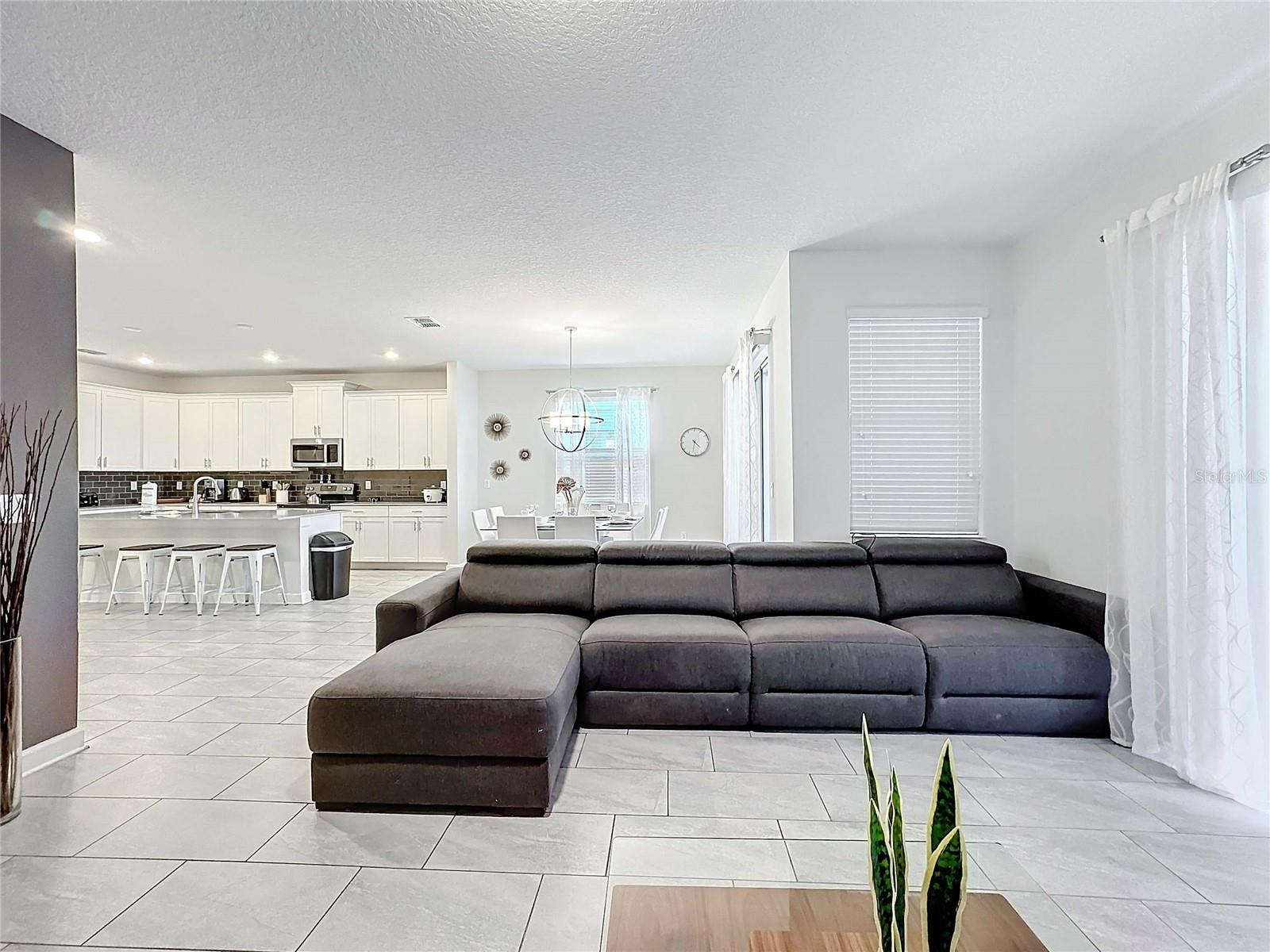 1589 FLANGE DR