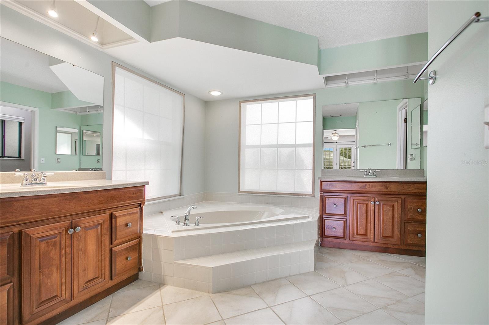 3063 RIVIERA BAY CT