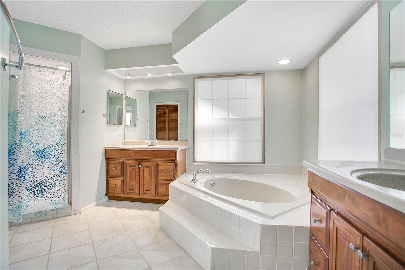 3063 RIVIERA BAY CT