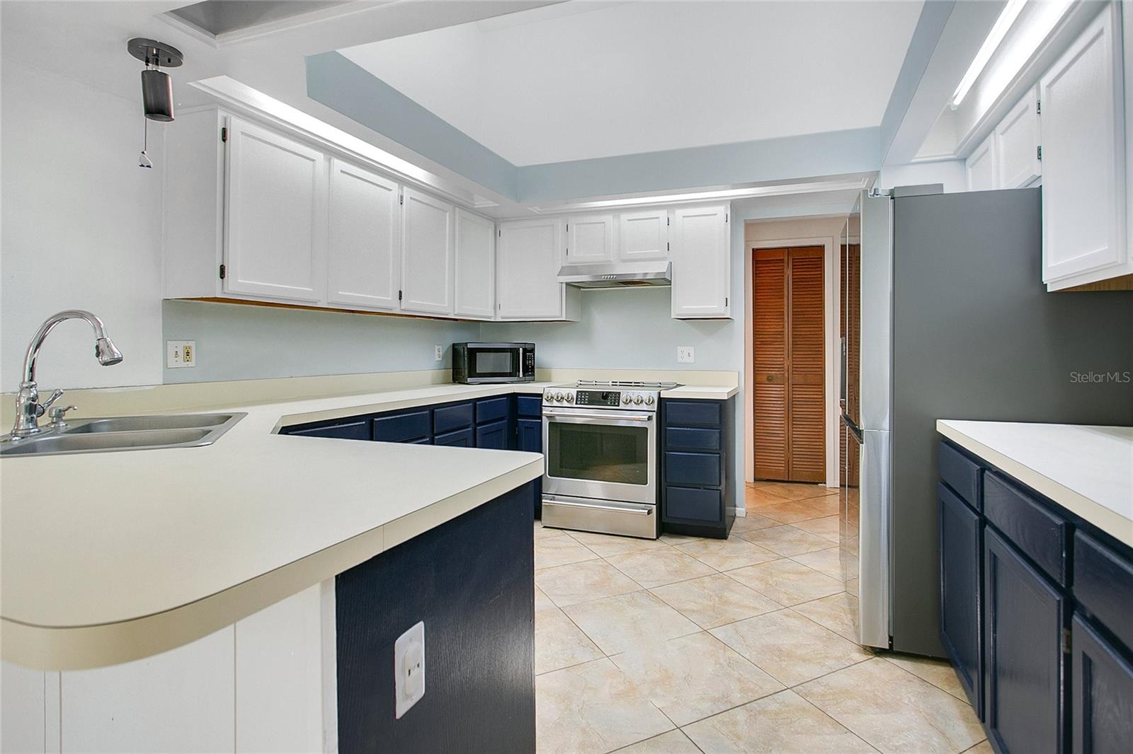 3063 RIVIERA BAY CT
