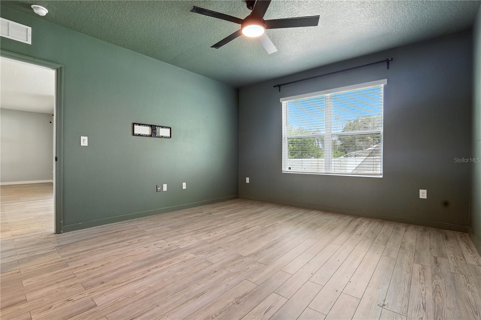 3329 WELLBORN DR