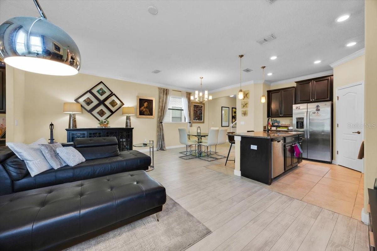 7401 ELLA LN