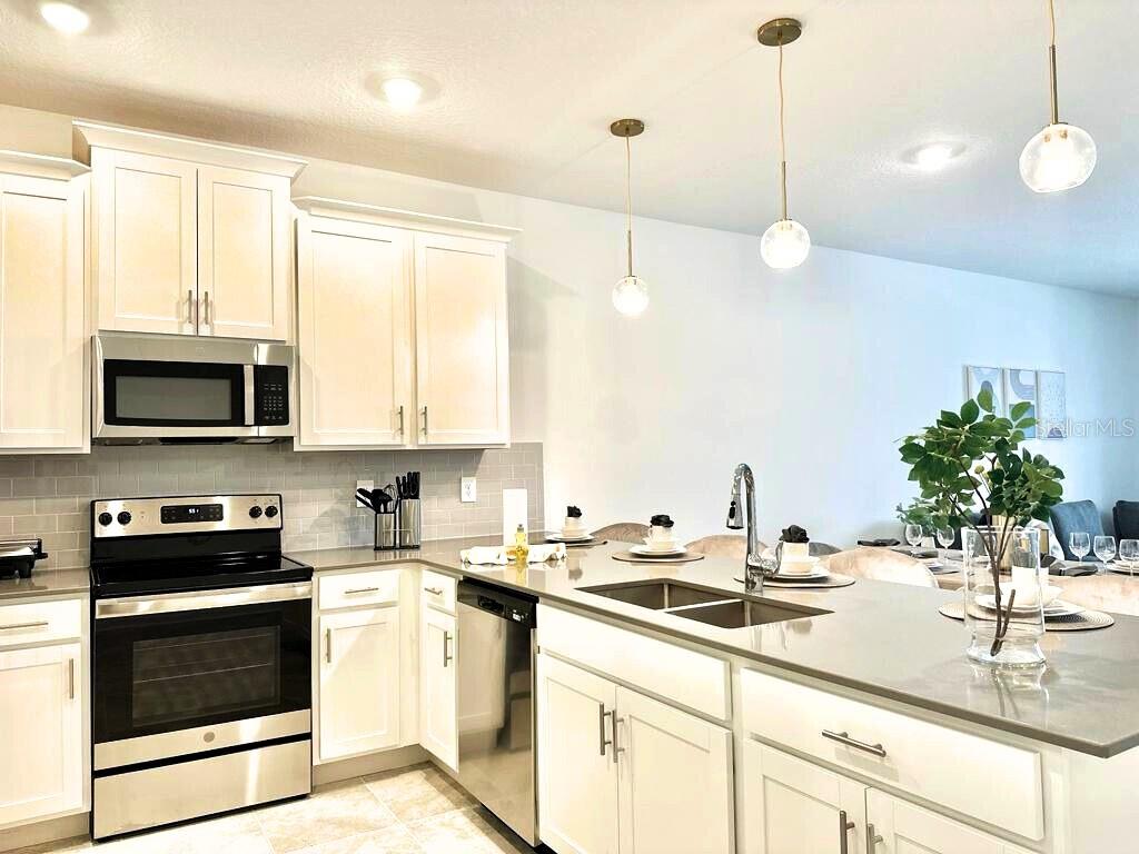 8867 CABOT CLIFFS DR #104