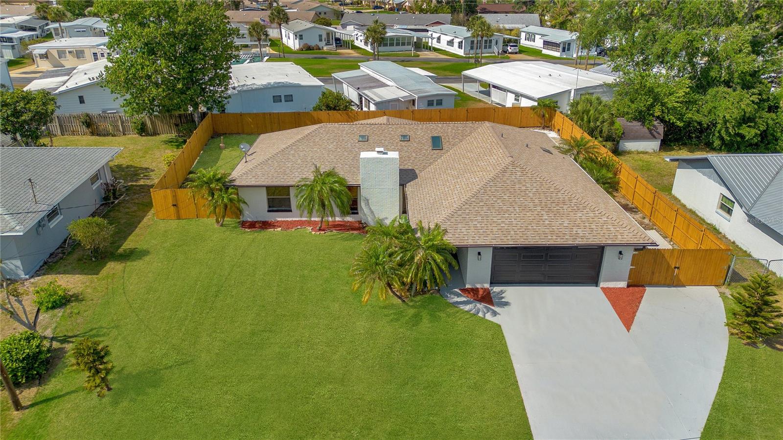 113 PALM BREEZE DR
