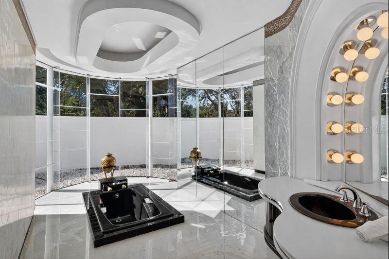 812 SWEETWATER CLUB BLVD