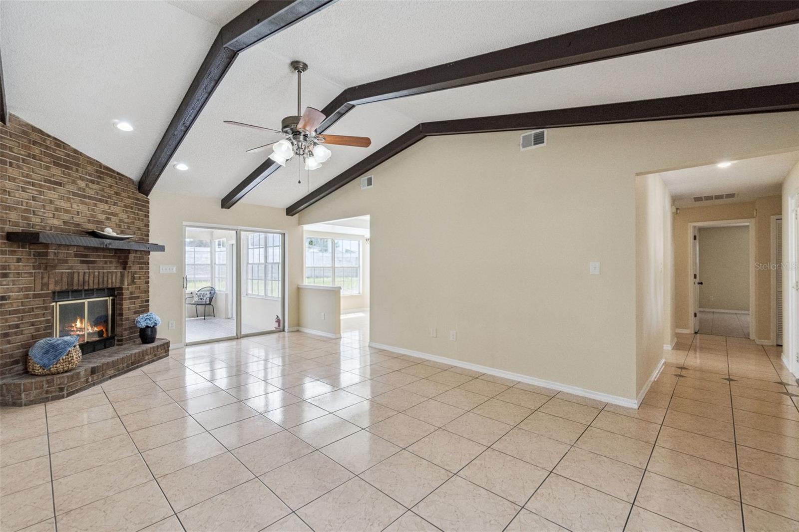 4136 TALL TREE DR