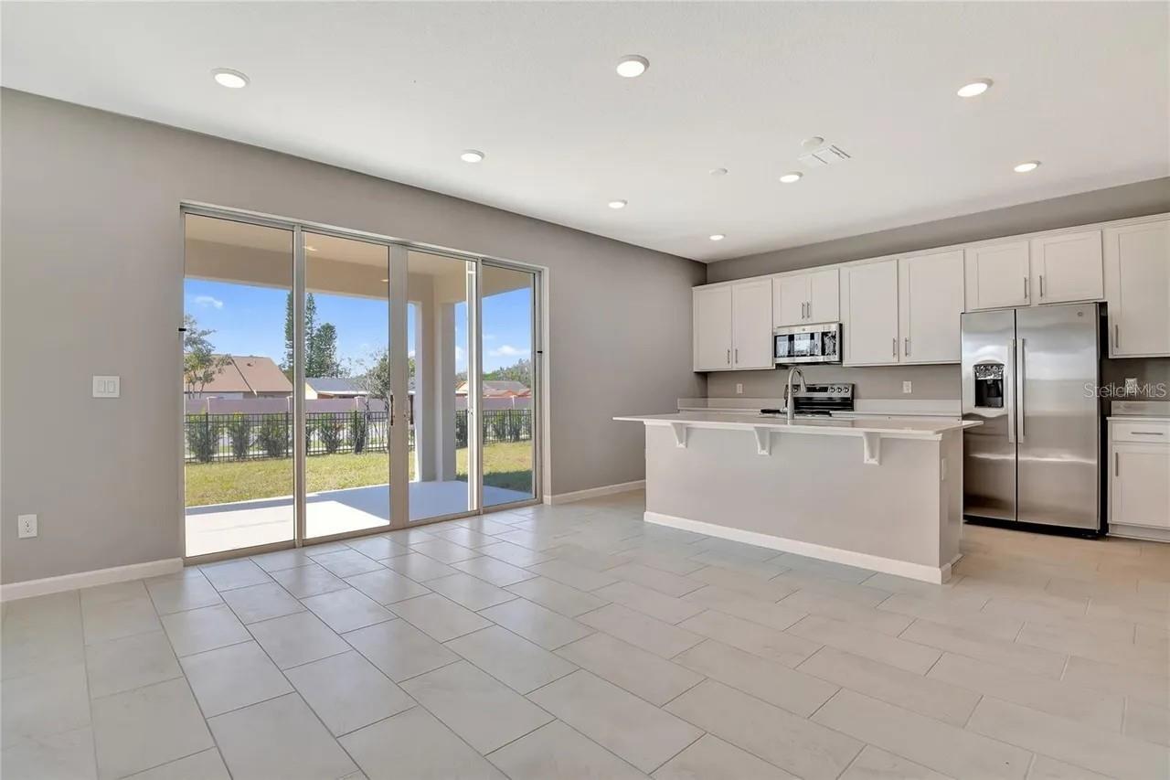560 SUMMIT RIVER DR