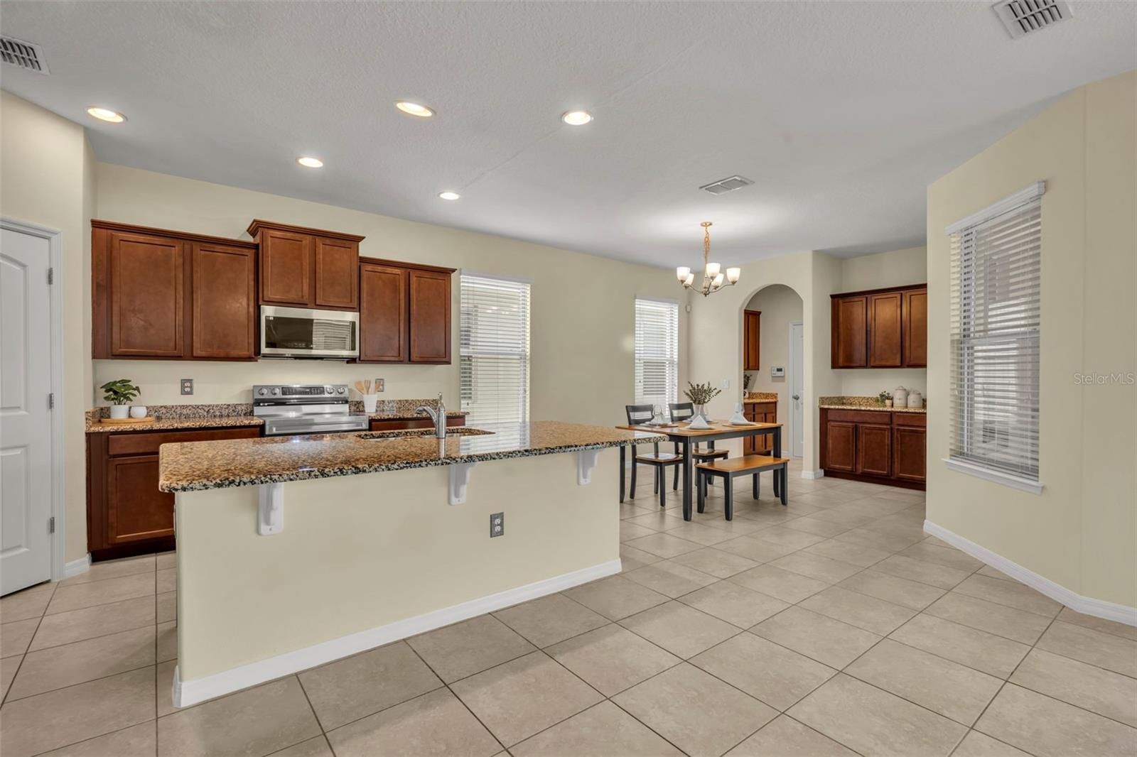 8220 BAYVIEW CROSSING DR