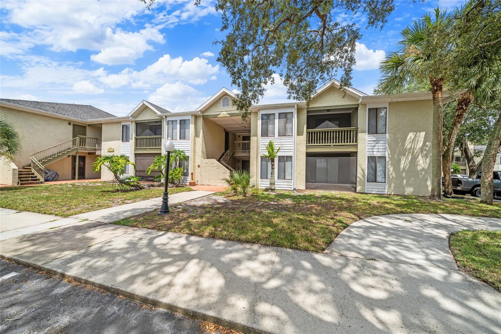 3545 SABLE PALM LN #B