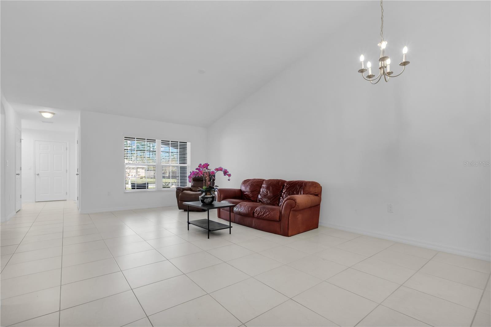 2 RYAPPLE LN #A and B