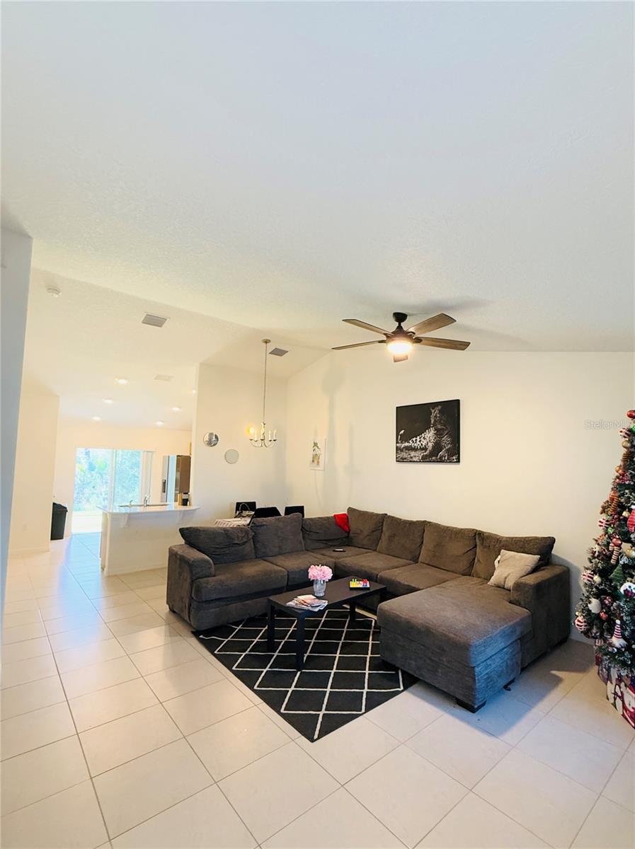 2 RYAPPLE LN #A and B