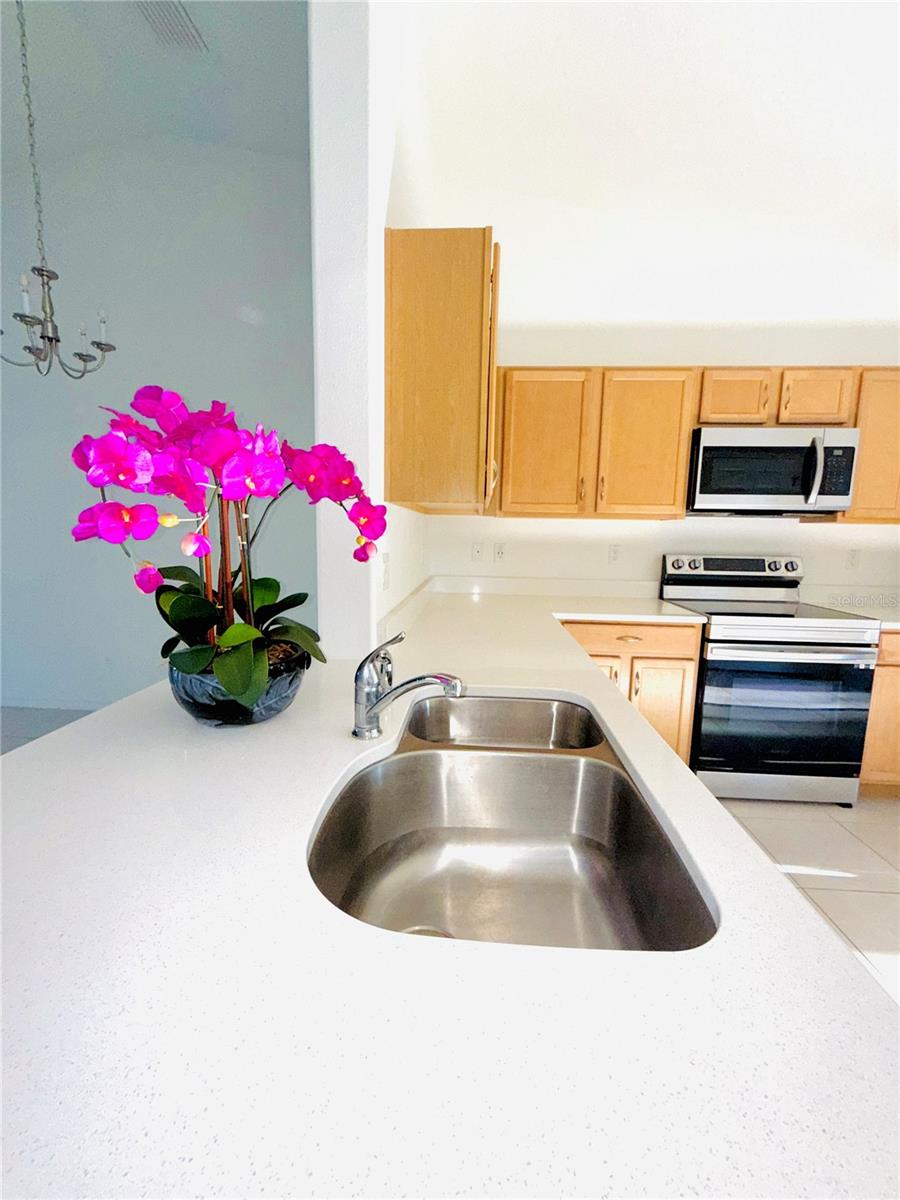 2 RYAPPLE LN #A and B