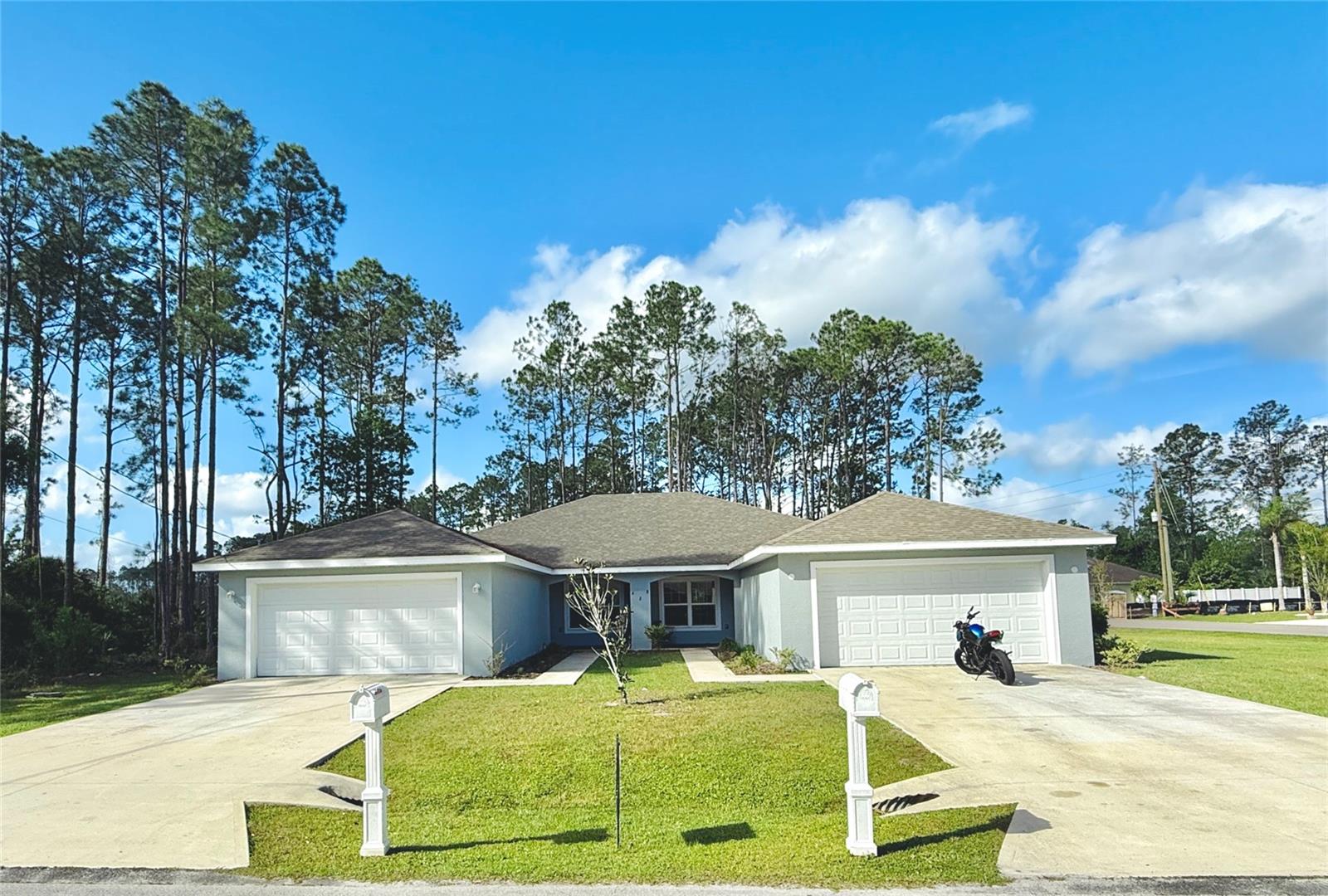 2 RYAPPLE LN #A and B