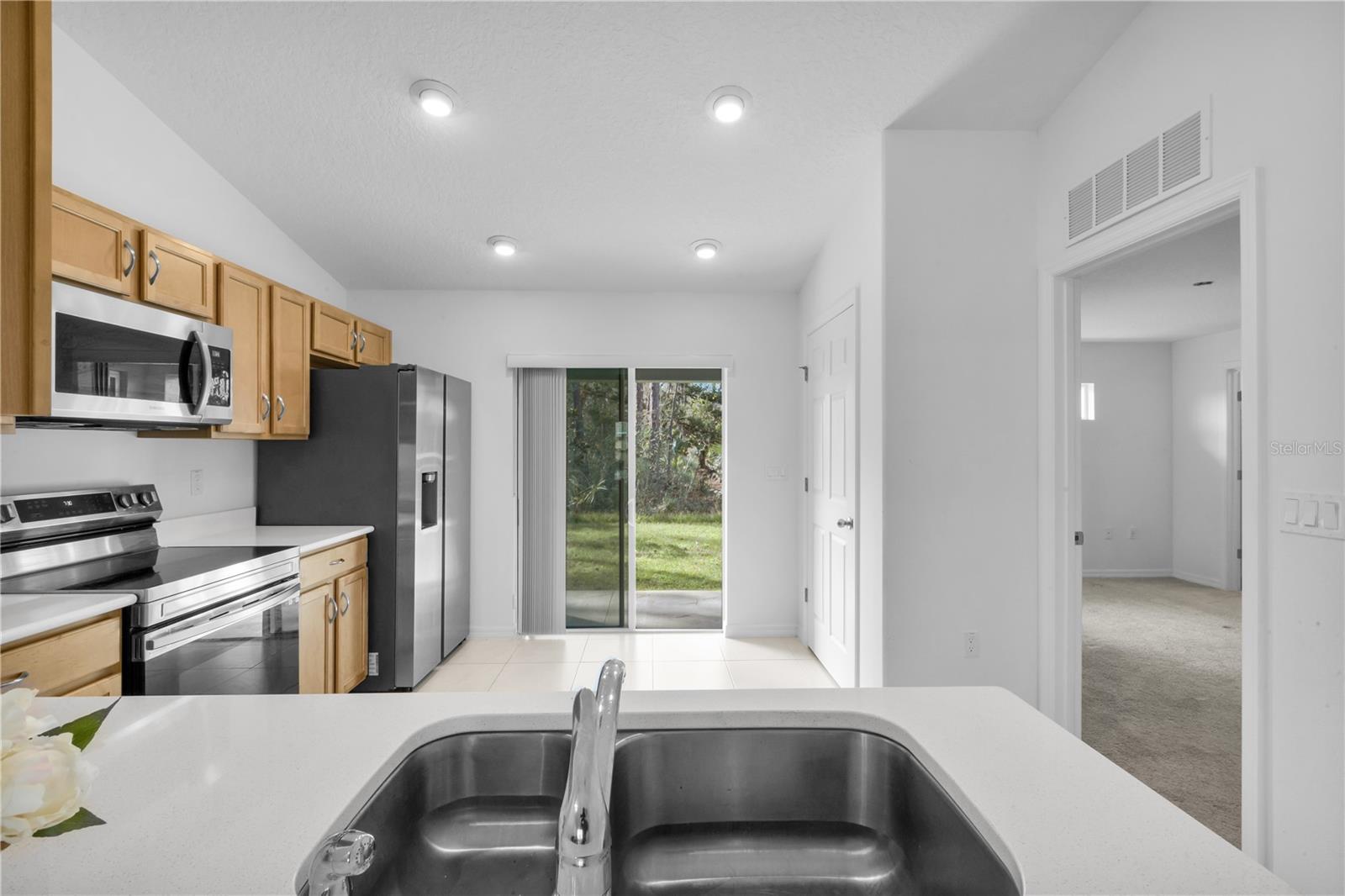 2 RYAPPLE LN #A and B