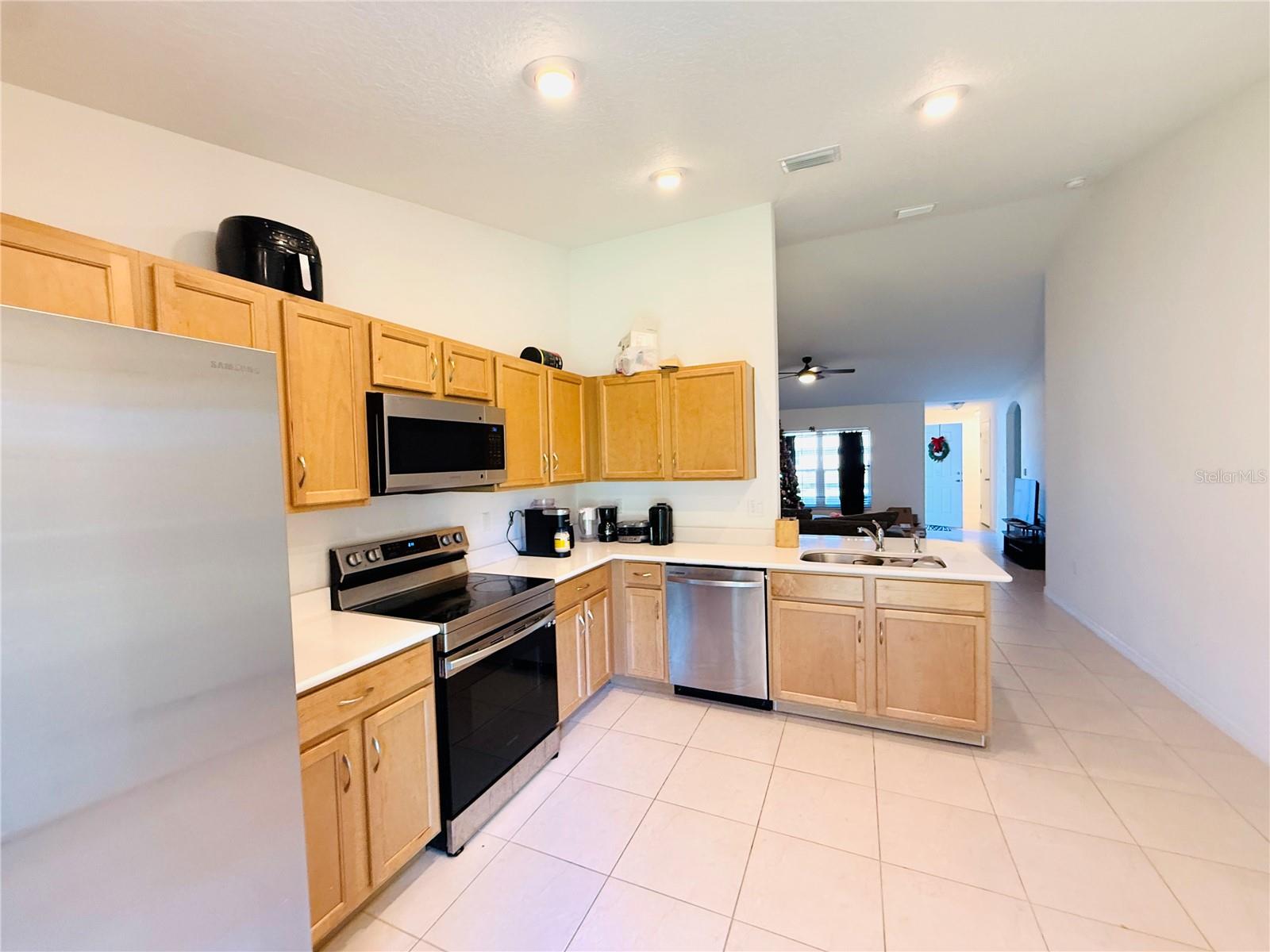 2 RYAPPLE LN #A and B