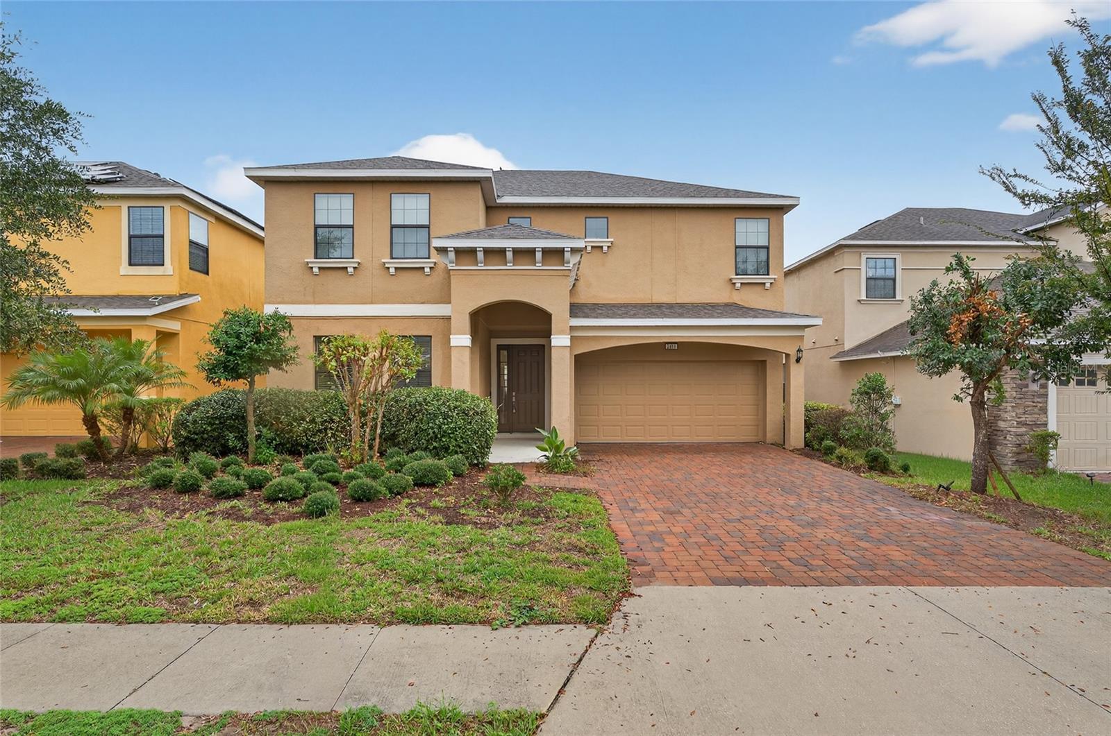 2311 VICTORIA DR