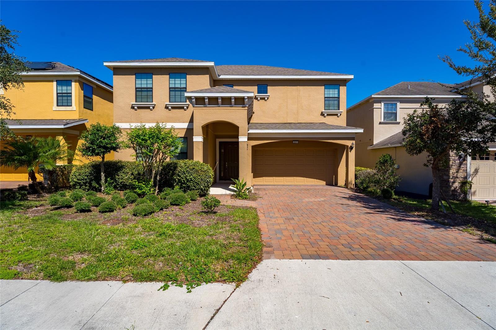 2311 VICTORIA DR