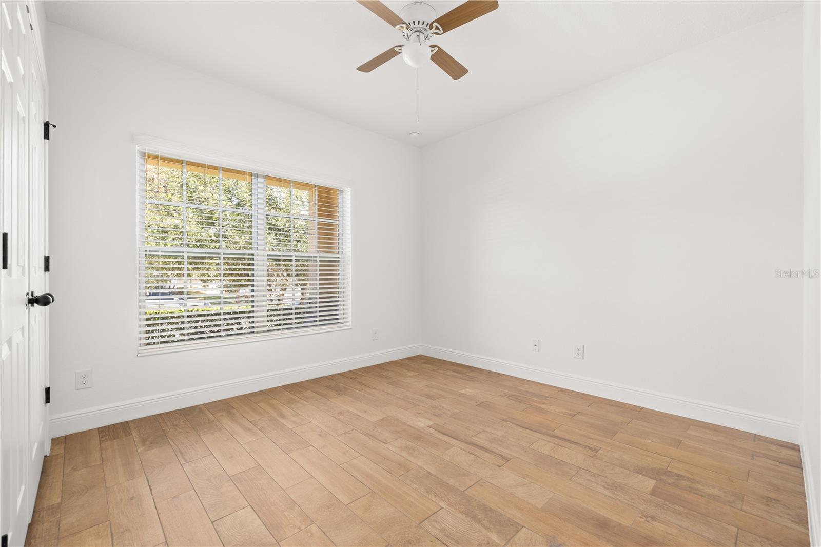 122 ANDALUSIA LOOP