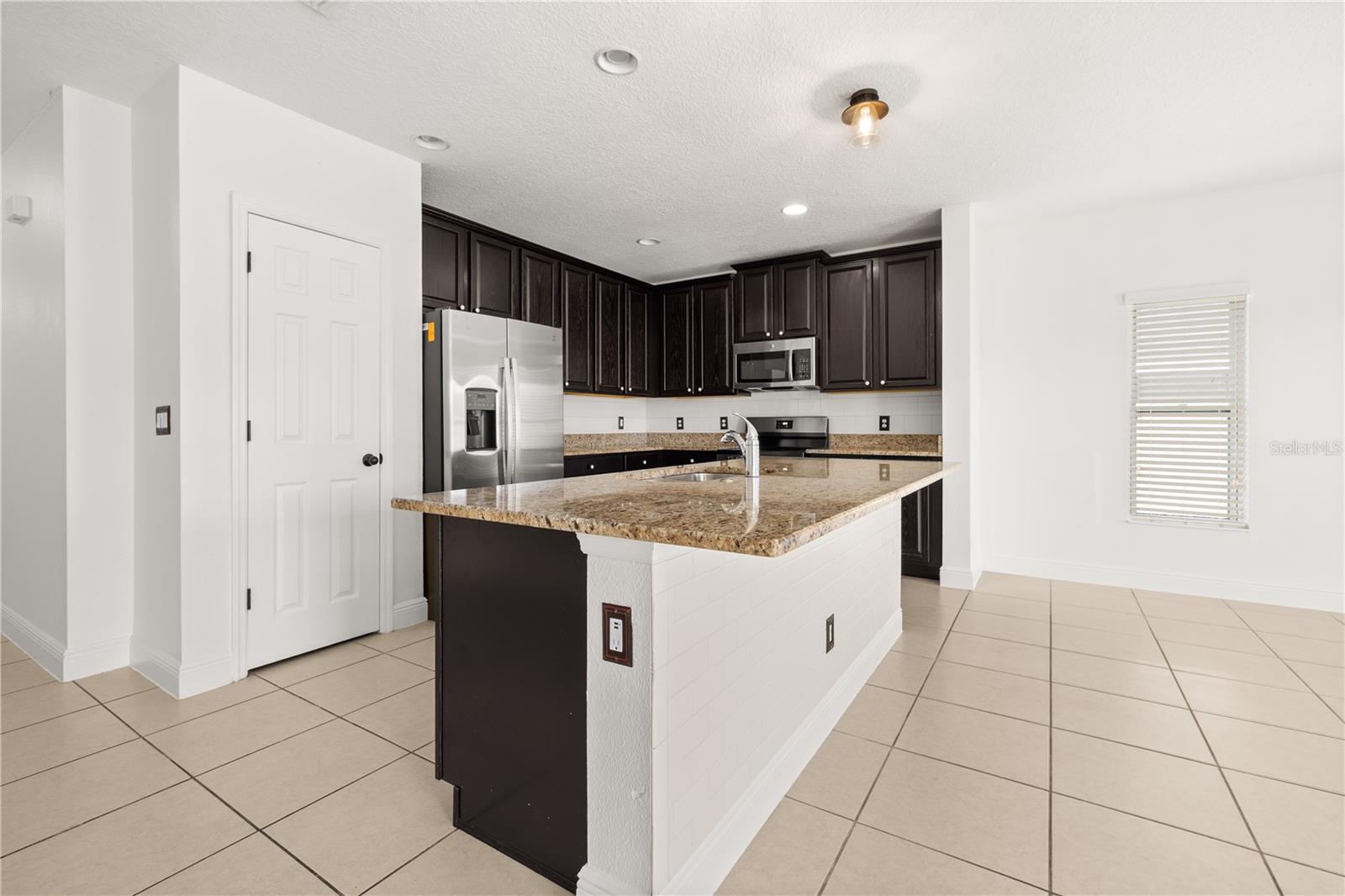 122 ANDALUSIA LOOP
