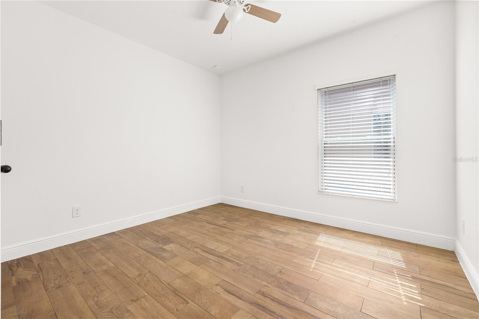 122 ANDALUSIA LOOP