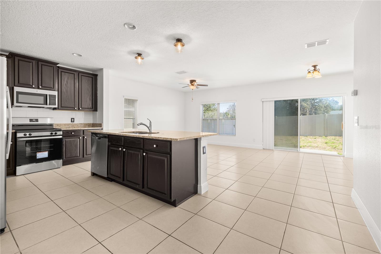 122 ANDALUSIA LOOP