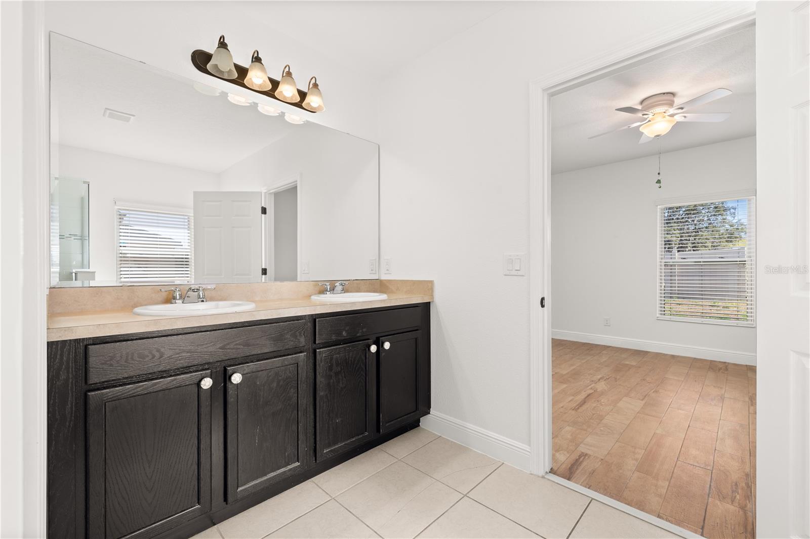 122 ANDALUSIA LOOP