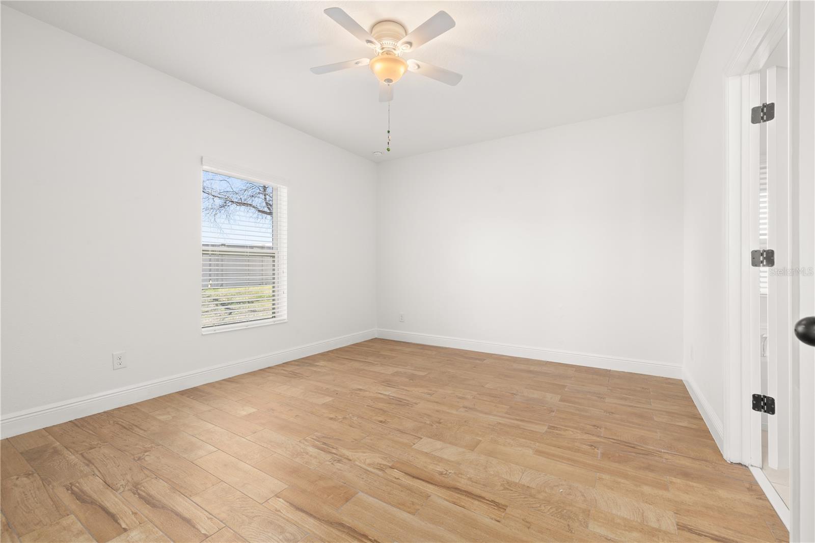 122 ANDALUSIA LOOP