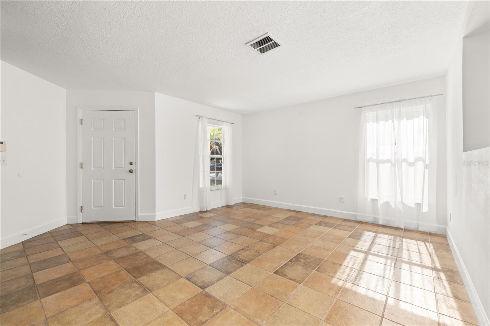 449 RONA LN