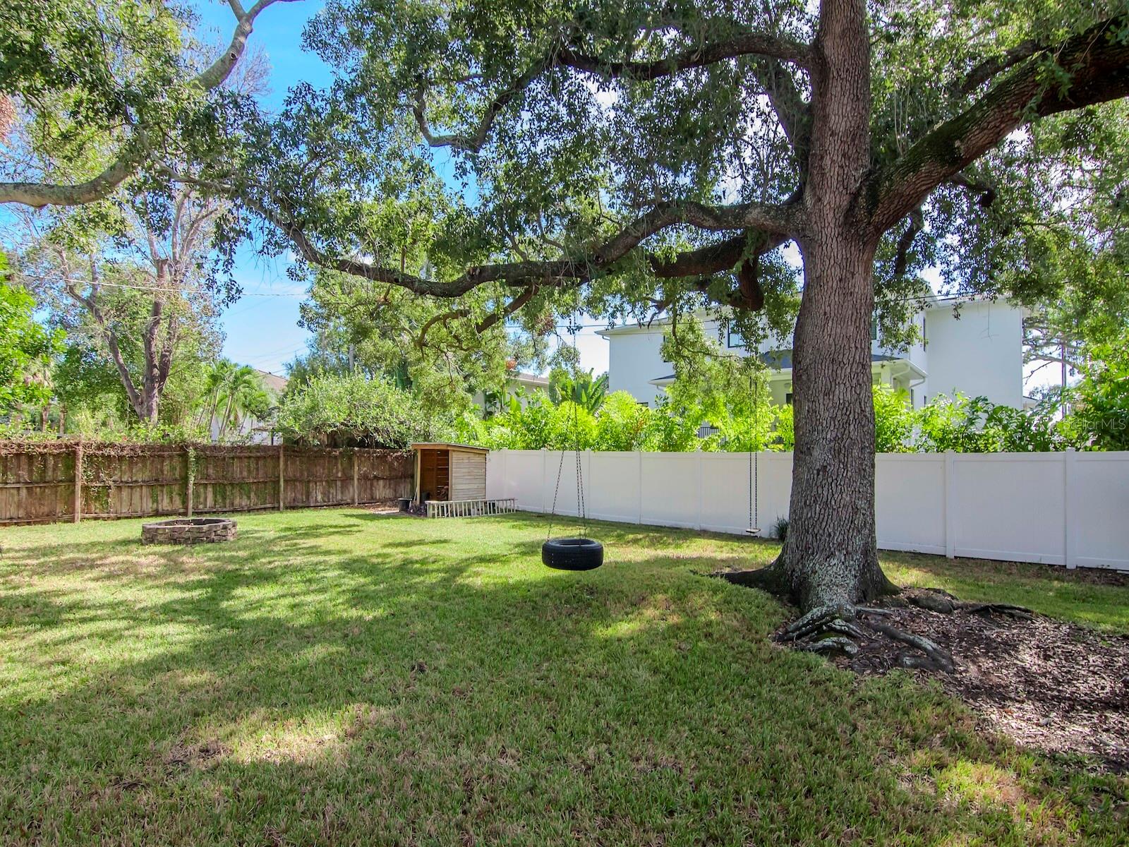 5038 W DICKENS AVE
