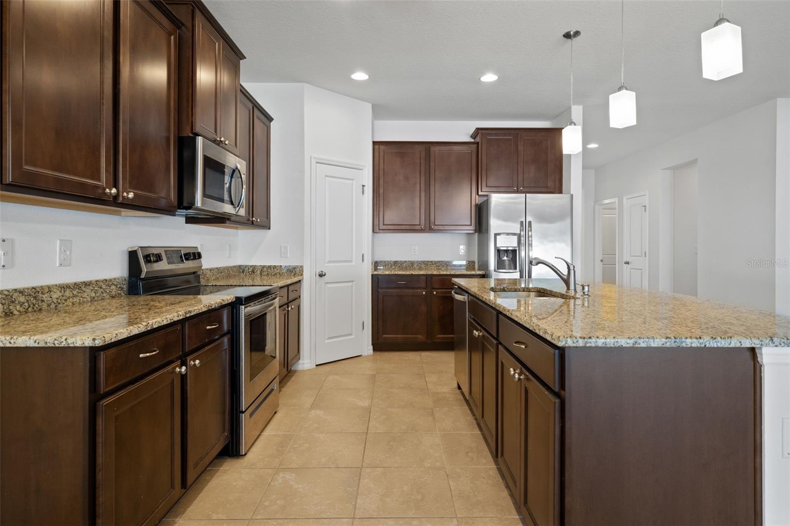 13759 BLYTHEWOOD DR