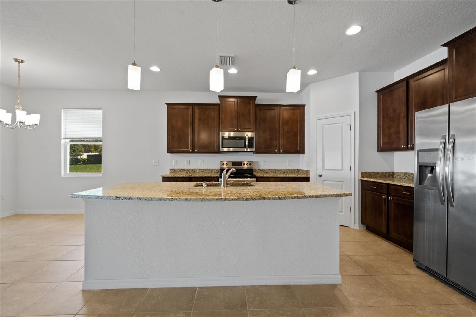 13759 BLYTHEWOOD DR